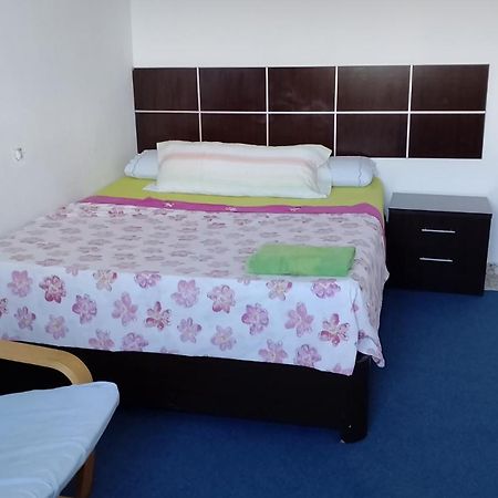 Habitacion Privada Centro Malaga Cerca Tren Maria Zambrano Y Playa Muy Buena Conexion Wifi Esterno foto