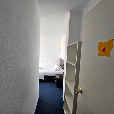 Habitacion Privada Centro Malaga Cerca Tren Maria Zambrano Y Playa Muy Buena Conexion Wifi Esterno foto