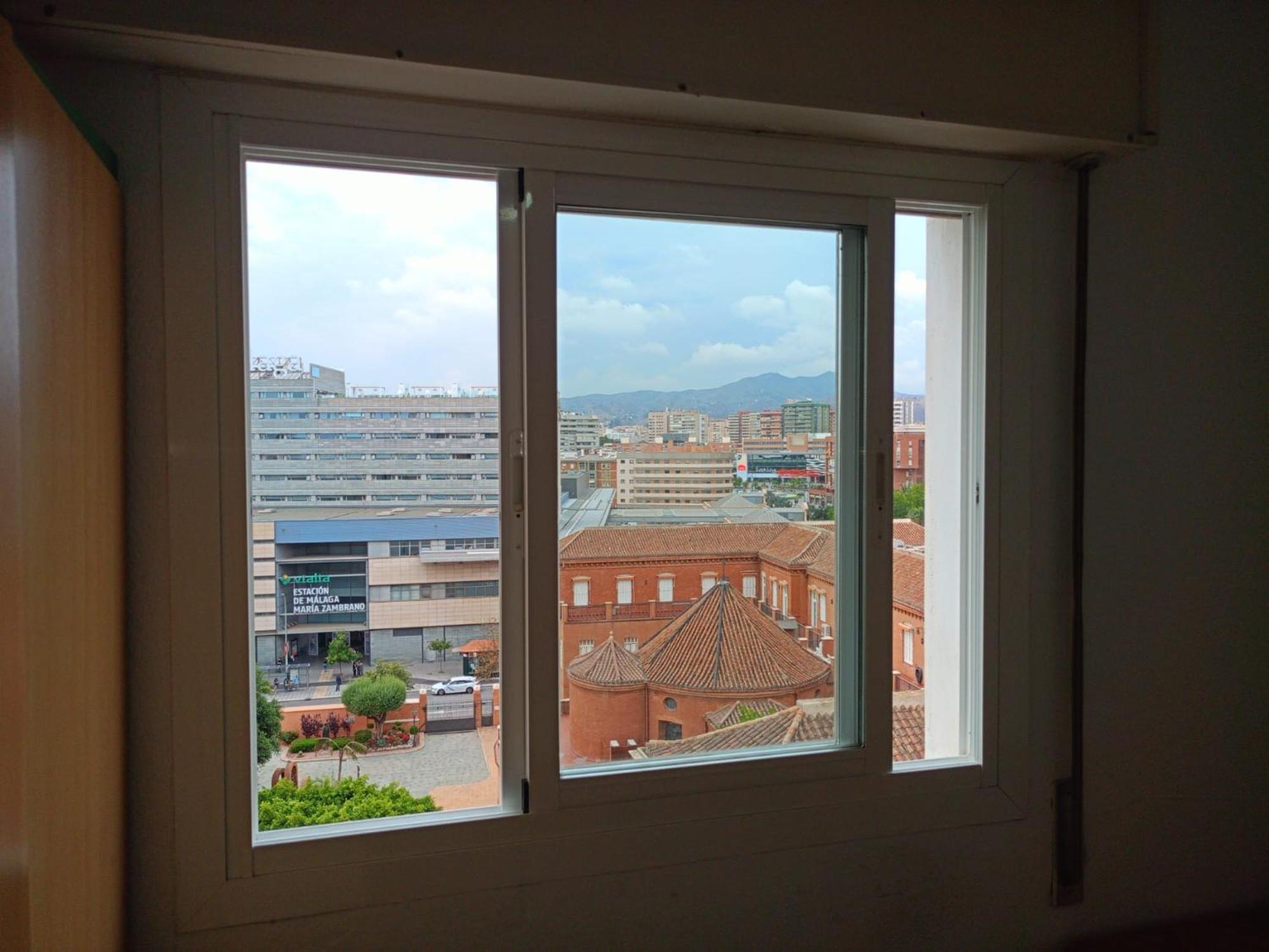 Habitacion Privada Centro Malaga Cerca Tren Maria Zambrano Y Playa Muy Buena Conexion Wifi Esterno foto