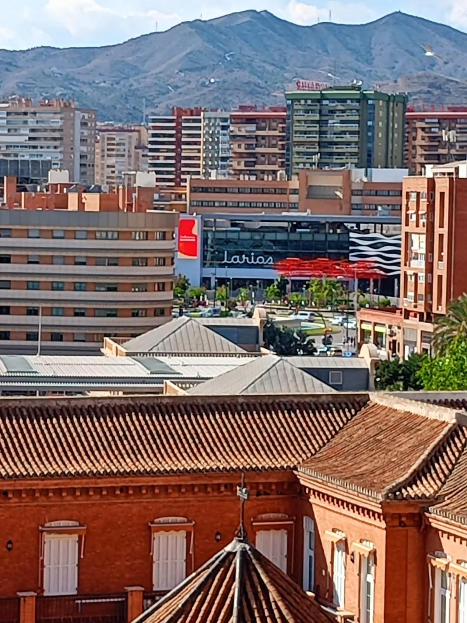 Habitacion Privada Centro Malaga Cerca Tren Maria Zambrano Y Playa Muy Buena Conexion Wifi Esterno foto