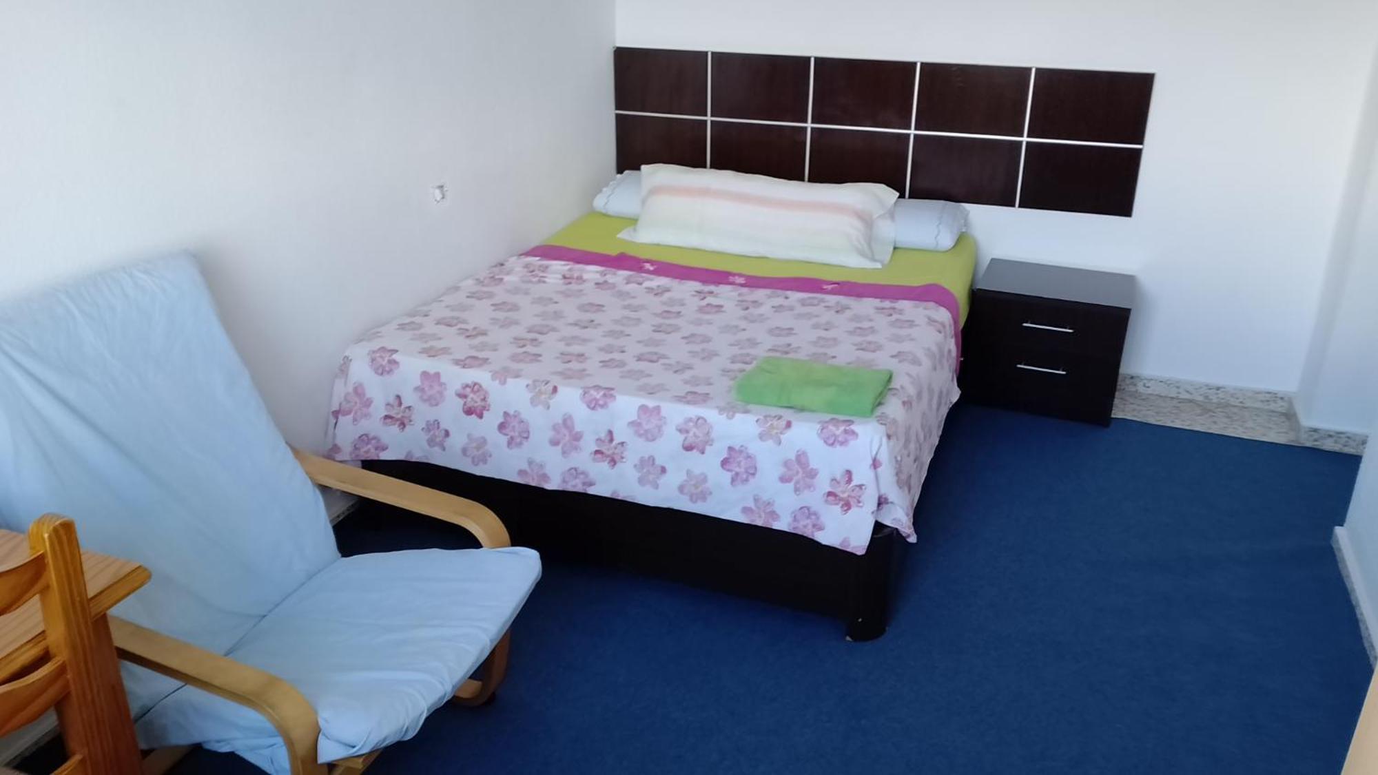 Habitacion Privada Centro Malaga Cerca Tren Maria Zambrano Y Playa Muy Buena Conexion Wifi Esterno foto