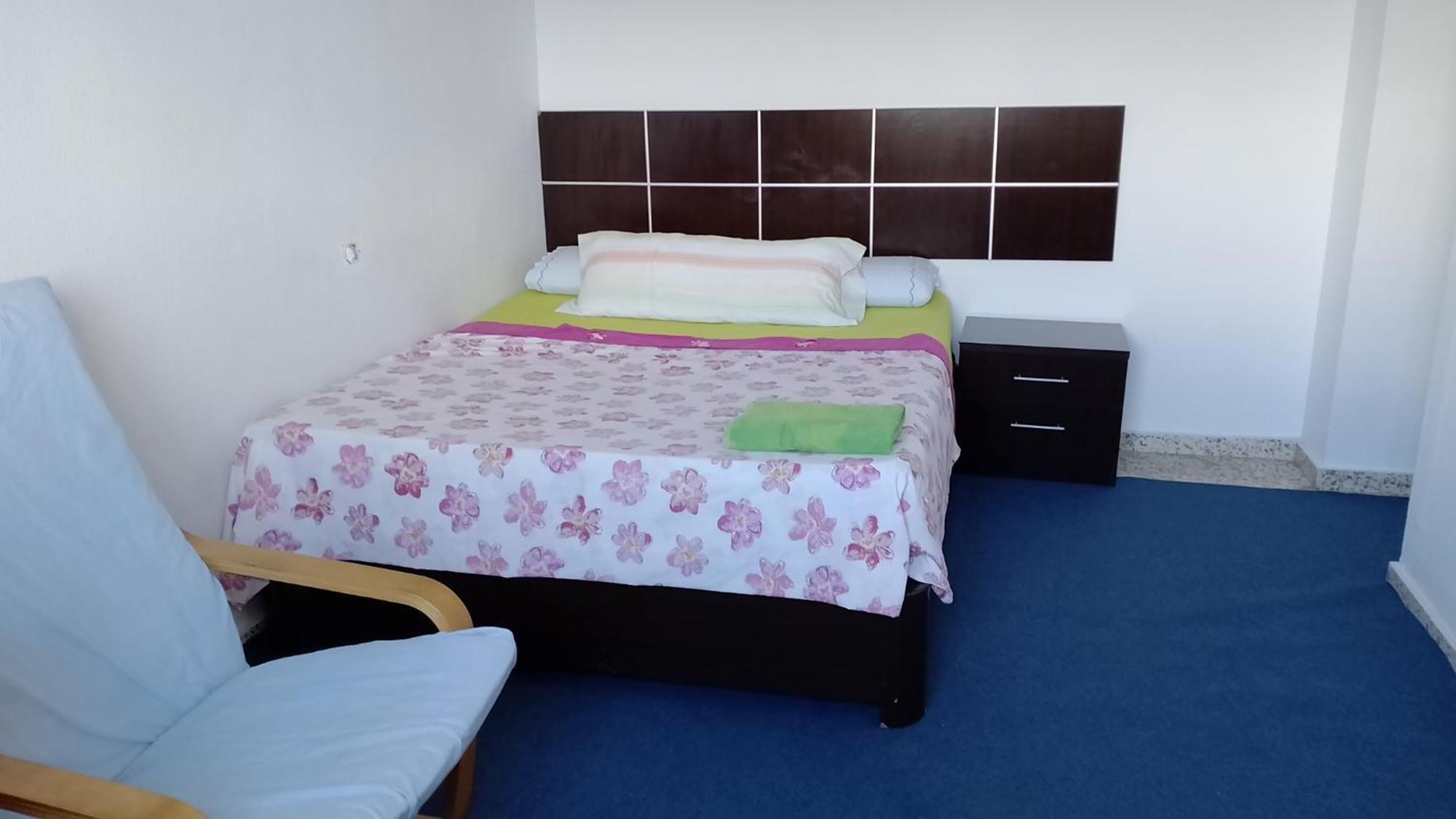 Habitacion Privada Centro Malaga Cerca Tren Maria Zambrano Y Playa Muy Buena Conexion Wifi Esterno foto