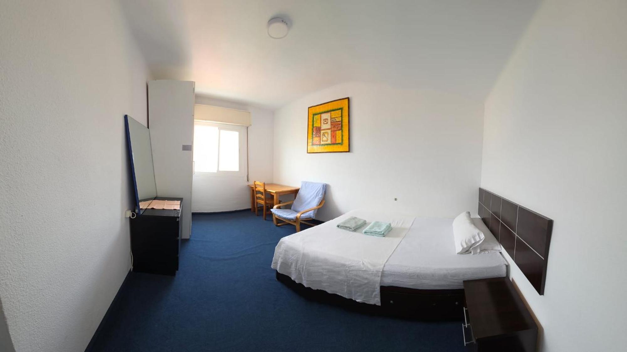 Habitacion Privada Centro Malaga Cerca Tren Maria Zambrano Y Playa Muy Buena Conexion Wifi Esterno foto