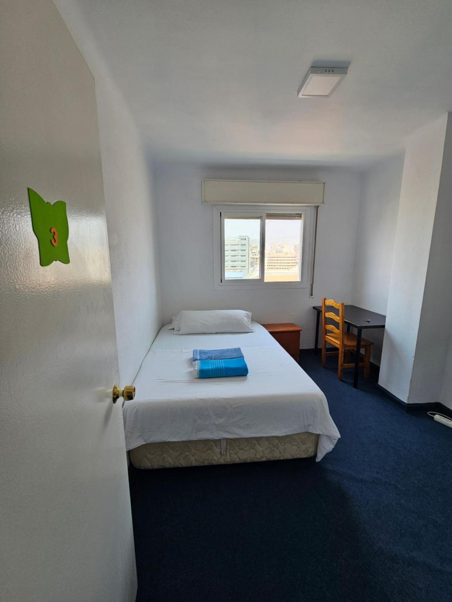 Habitacion Privada Centro Malaga Cerca Tren Maria Zambrano Y Playa Muy Buena Conexion Wifi Esterno foto