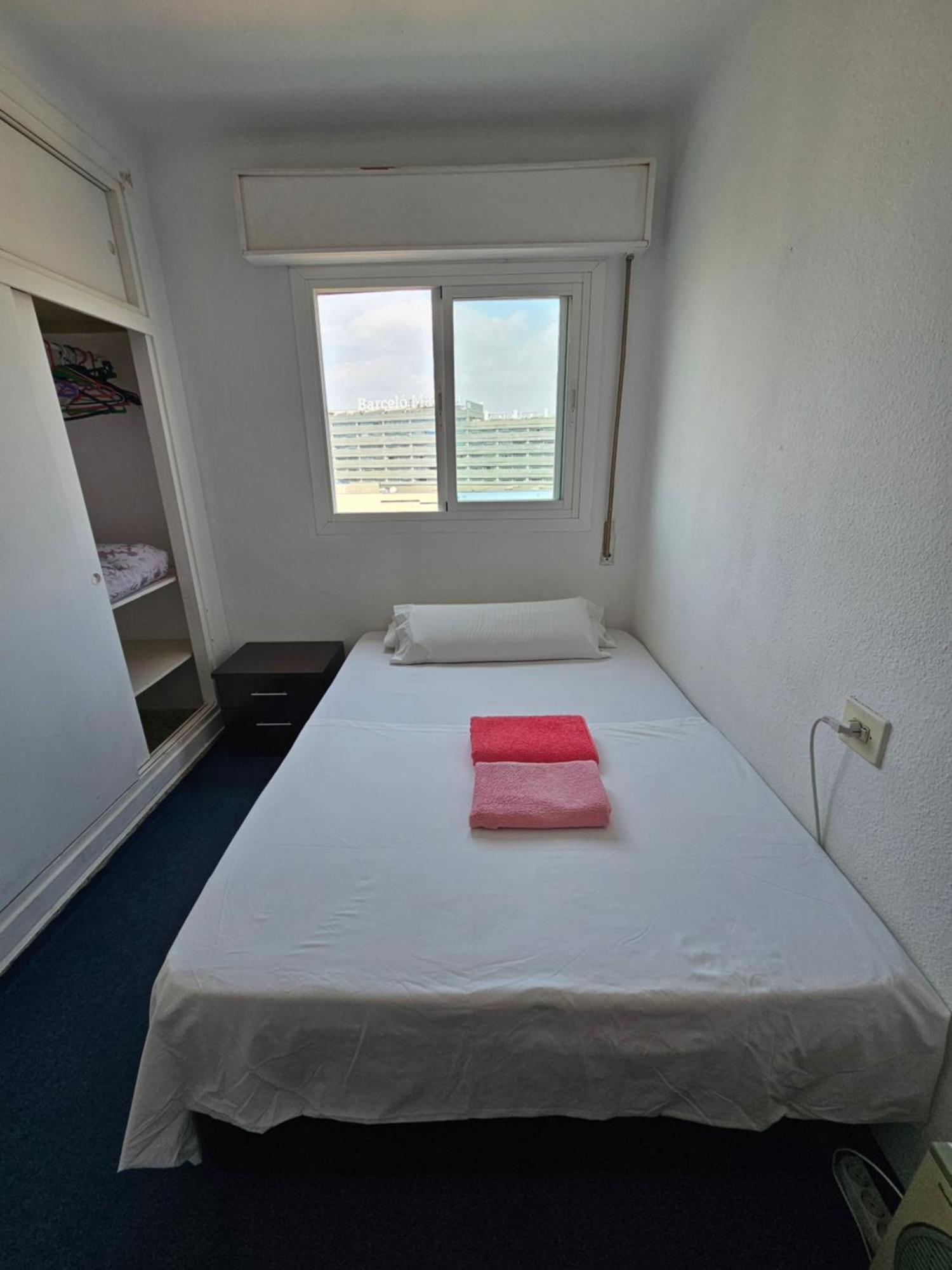 Habitacion Privada Centro Malaga Cerca Tren Maria Zambrano Y Playa Muy Buena Conexion Wifi Esterno foto