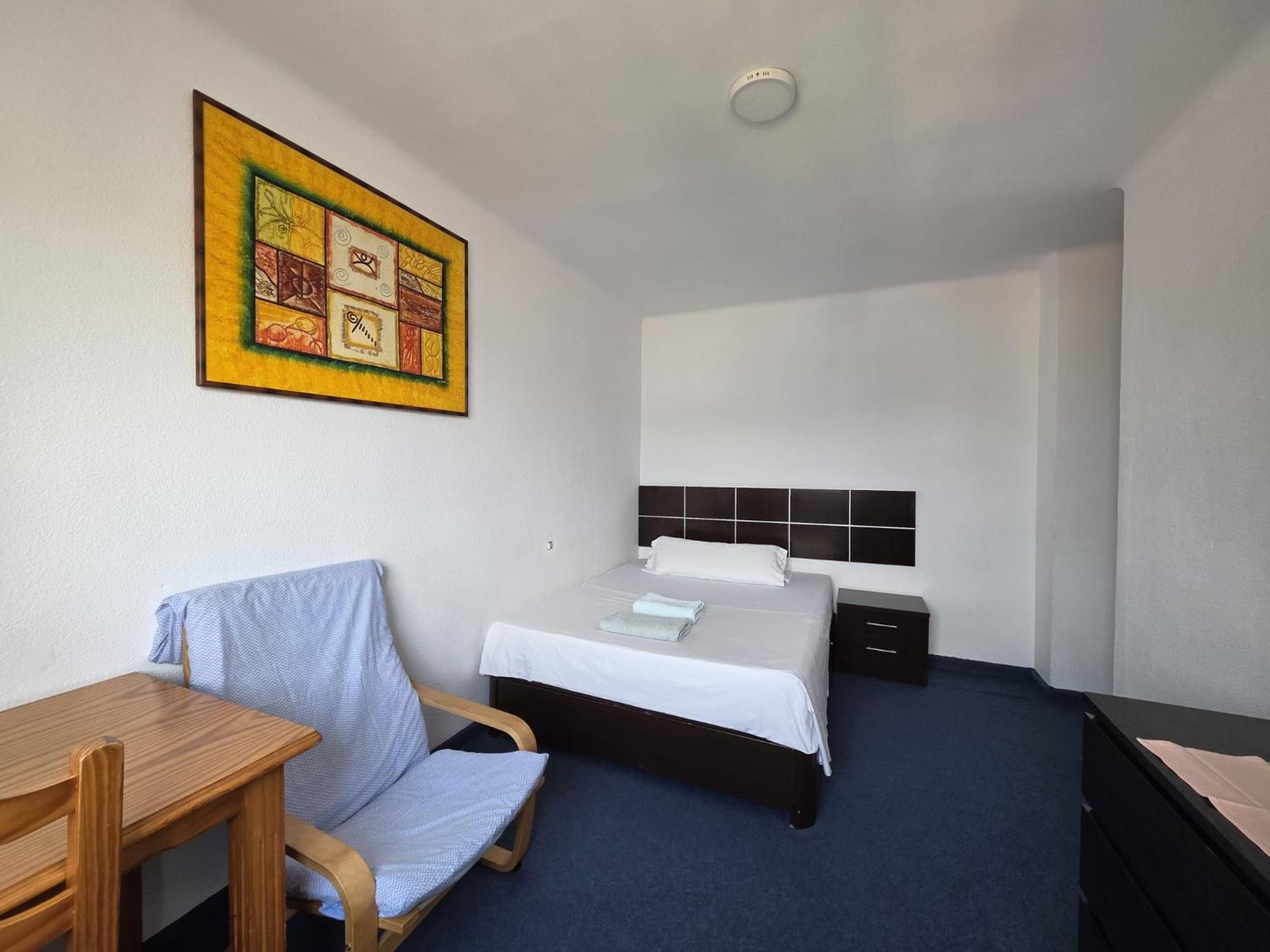 Habitacion Privada Centro Malaga Cerca Tren Maria Zambrano Y Playa Muy Buena Conexion Wifi Esterno foto