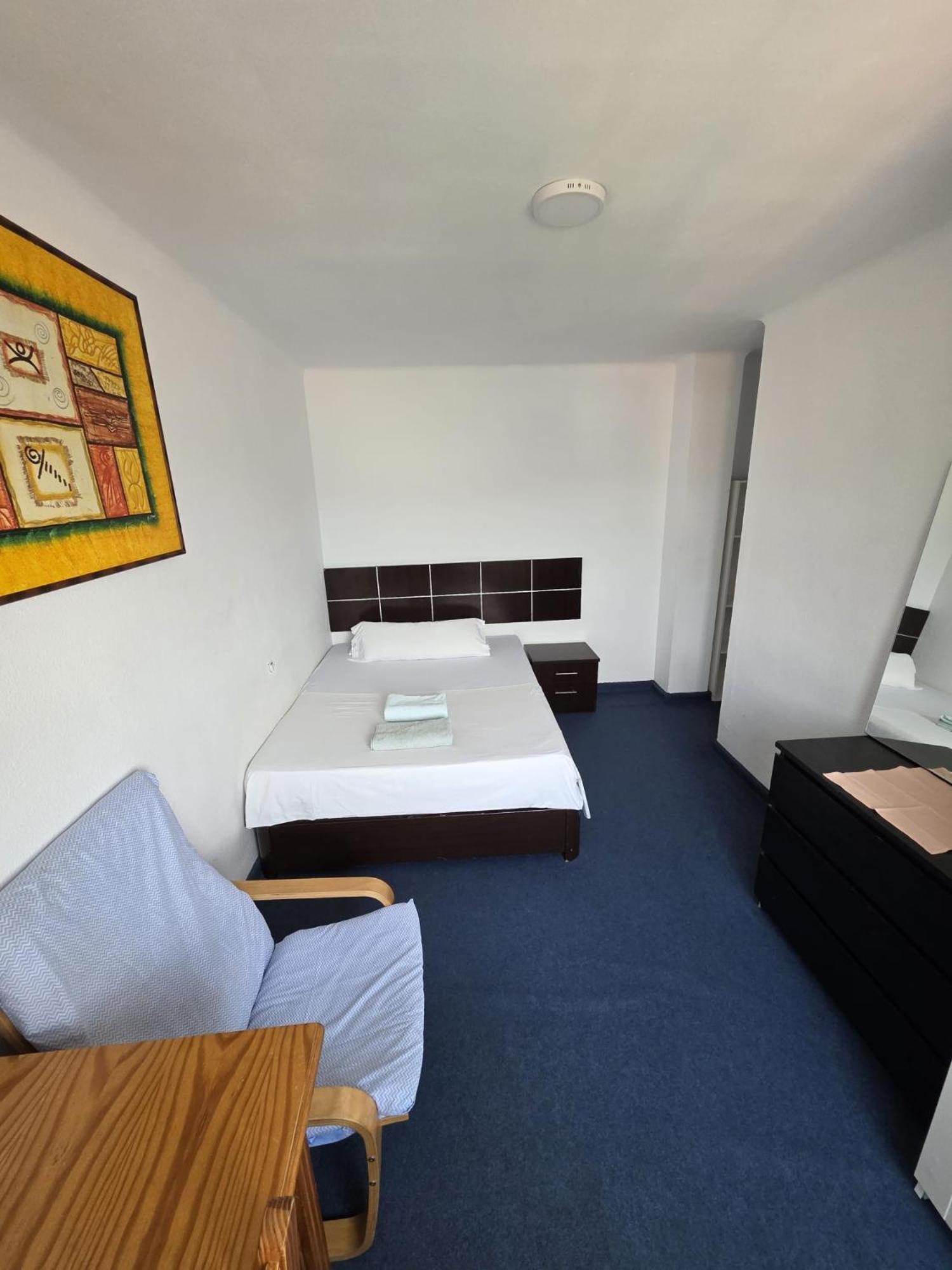 Habitacion Privada Centro Malaga Cerca Tren Maria Zambrano Y Playa Muy Buena Conexion Wifi Esterno foto