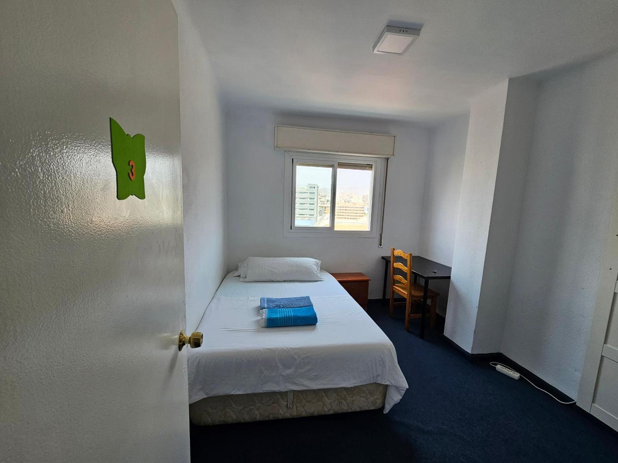 Habitacion Privada Centro Malaga Cerca Tren Maria Zambrano Y Playa Muy Buena Conexion Wifi Esterno foto